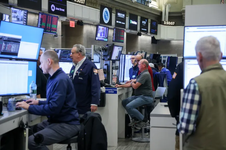 Новости рынка, 30 марта 2026 г.: Акции завершили торги преимущественно снижением, цены на нефть выросли; инвесторы обсуждают комментарии Трампа и Пауэлла о Ближнем Востоке.