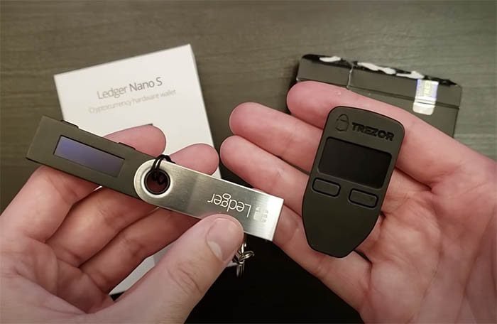 Ledger vs Trezor